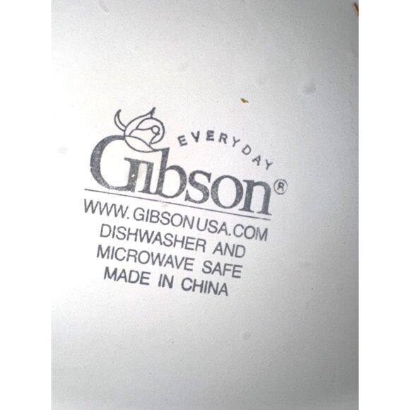 Gibson Everyday White Ceramic Tureen With Lid & Ladle - Picture 5 of 8